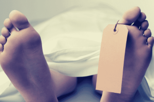 Élve találták meg azt a 20 éves nőt, akit a mentősök halottnak nyilvánítottak, miután a ravatalozóba szállították