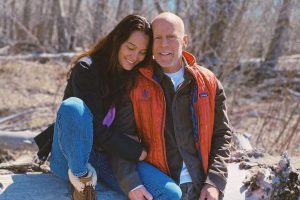Bruce Willis 57 évet várt, mire megtalálta élete szerelmét: „Sokkal boldogabb lett az életem”
