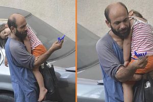 Az egyedülálló apuka az utcán árulja a tollakat a forróságban, hogy etetni tudja a lányát