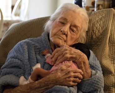 A 92 éves nőnek azt mondták, már csak hetek vannak hátra az életéből – dacolva az esélyekkel, találkozik az ükunokájával