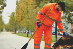 A fiatal házmester lett az egyetlen, aki gondoskodott 17 idős emberről, miután tönkrement az otthonuk