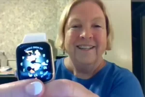 Egy nő folyamatosan figyelmeztetéseket kapott az Apple órájáról a szívéről. Ez végül megmentette az életét.