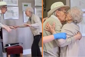 A férj meglepte a feleségét azzal, hogy beköltözik a gondozóházába, végül megcsókolja több hónapos különválás után