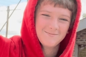 Egy 13 éves fiú meghalt a húga megmentése közben  | Egy száguldó terepjáró elé ugrott, hogy megmentse
