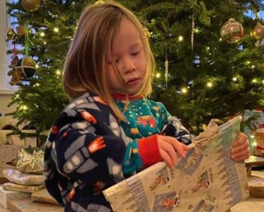 Az idős férfi a halála előtt karácsonyi ajándékokat hagy a 2 éves szomszédjának: „A következő 14 évre”