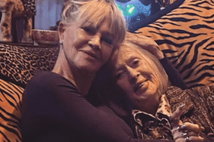 Melanie Griffith imádnivaló képet oszt meg édesanyjával, Tippi Hedrennel | „Hálás vagyok, hogy anyukám még mindig itt van velünk”