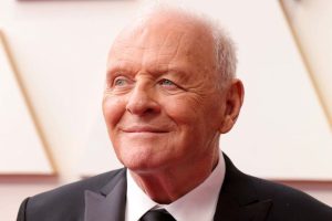 Anthony Hopkins 47 éves józanságát ünnepli az alkoholizmusról szóló üzenettel | „Légy büszke az életedre”