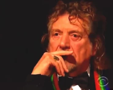 Robert Plant szóhoz sem jut a „Stairway To Heaven” lenyűgöző új feldolgozása miatt.