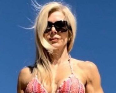 A 64 éves szuperfitt nagymama hasizmokat mutogat bikiniben, és a rajongók rajonganak a “dögös” testéért