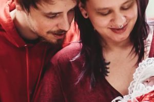 Az elkeseredett anya úgy dönt, hogy kihordja a haldokló babát, hogy adományozott szervei „más babáknak adjanak egy második esélyt”.