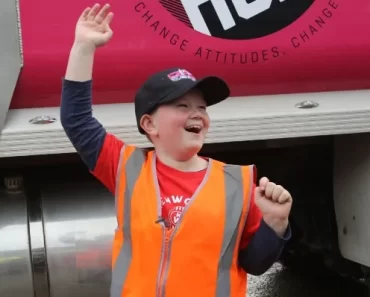 A magányos 7 éves kisfiúnak minden idők legjobb születésnapja volt, köszönhetően 65 kamionosnak Új-Zélandról.