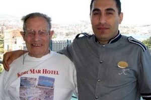 A milliomos turista az örökségének egy részét annak a szállodának a portására hagyja, ahol minden évben megszállt