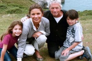 Catherine Zeta-Jones lánya gyorsan nő, és pont úgy néz ki, mint a híres anyukája