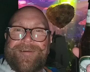 Egy nagypapa 26 eurós jegyet vesz magának Ibizára, és elindul bulizni az éjszakába