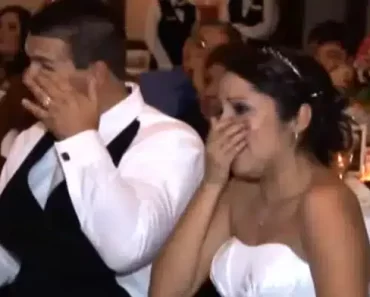 A menyasszony nem tudja abbahagyni a sírást a gyönyörű esküvői ajándékon, amit az apja egy éven át tervezett.